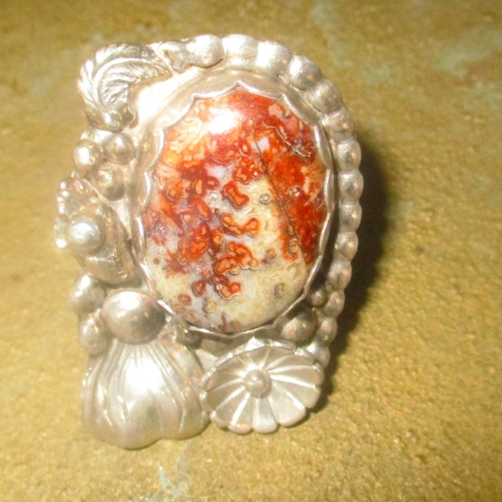 Sterling Silver Handcrafted Ring Size 6 149$